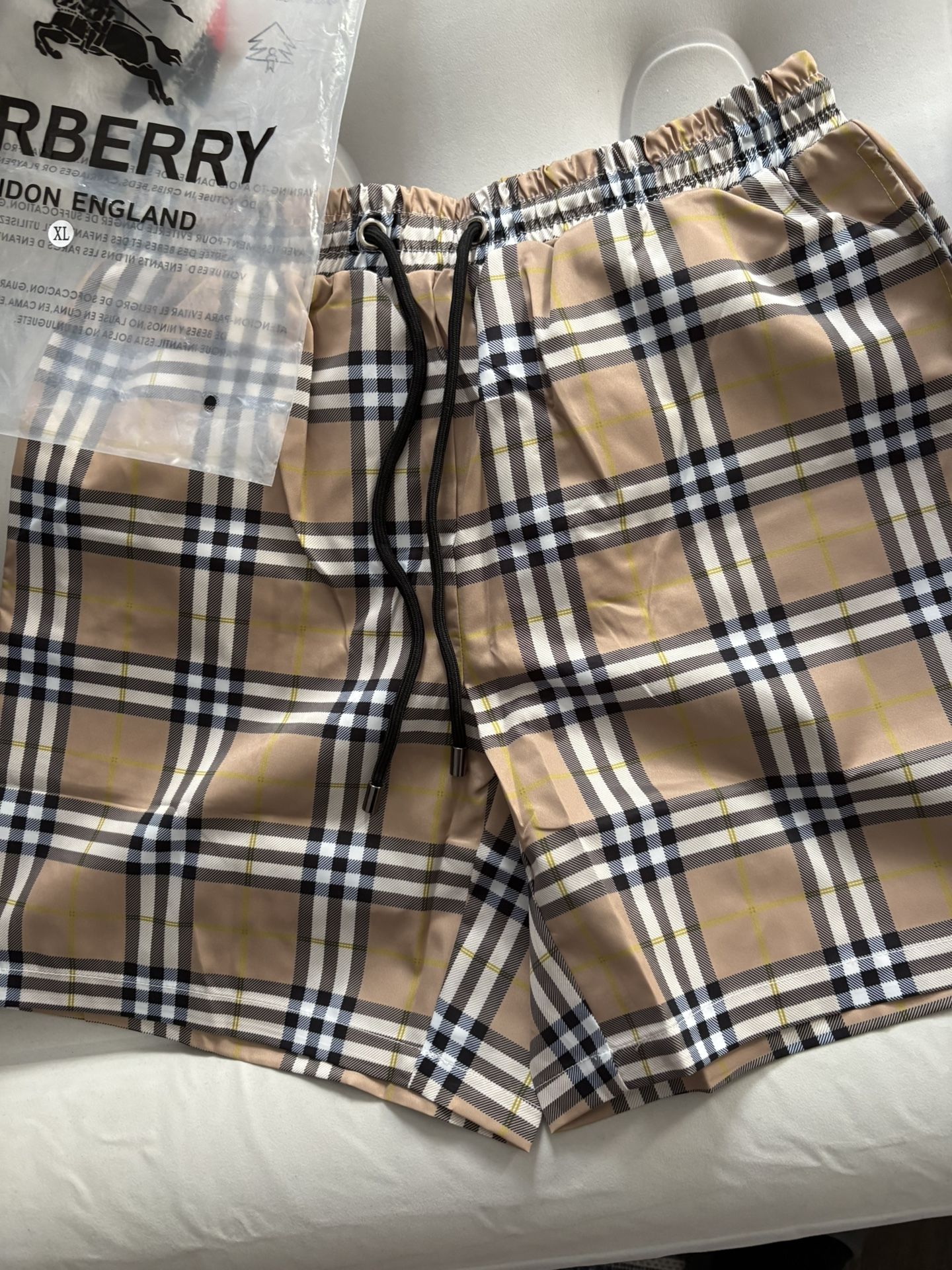 BURBERRY SHORTS