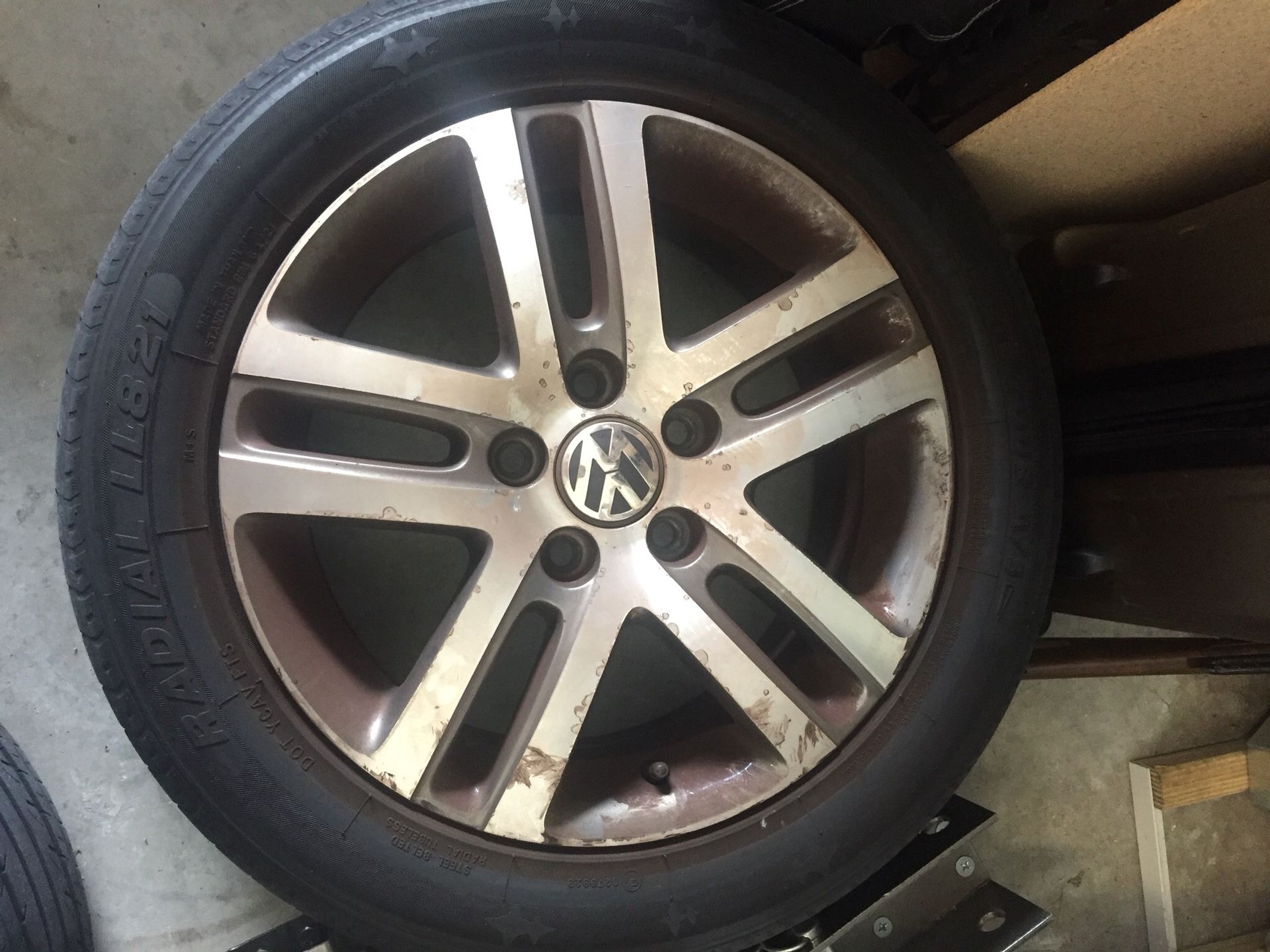 VW Aluminum wheels with Tires