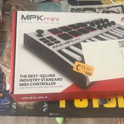 AKAI MPK mini Keyboard - Like New 