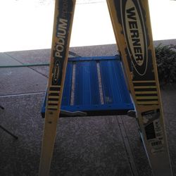 Werner 3 Step Podium Ladder 