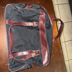 Vintage-Style Weekender Duffel – Faux Leather Trim – Black & Burgundy – Classic Travel Bag