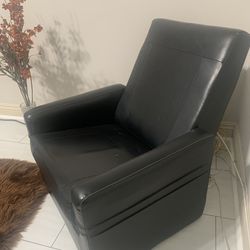 Set of 2 Small Lounge Chairs ( cushions Lift for small Storage )
