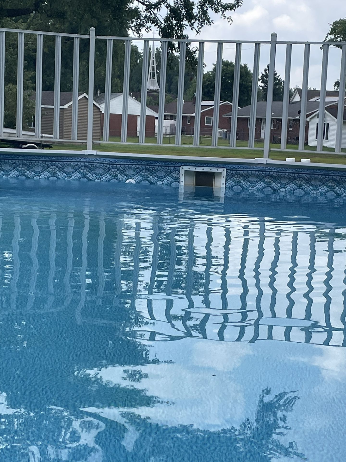600 24 Ft Above Ground Pool Artesian From Budds Pools..  Includes All 2yrs Old Motor, Chloinator N Sand Filter
