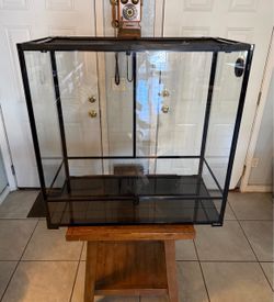 Reptile/Terrarium/Aquarium **HUGE**100  gallon front opening tank ( Have more tanks available) ( no animals included ) *** Like New ***