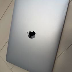 MacBook Pro (13-inch, 2017, 8 GB)