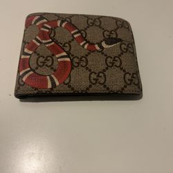 Gucci Beige GG Supreme Kingsnake Wallet