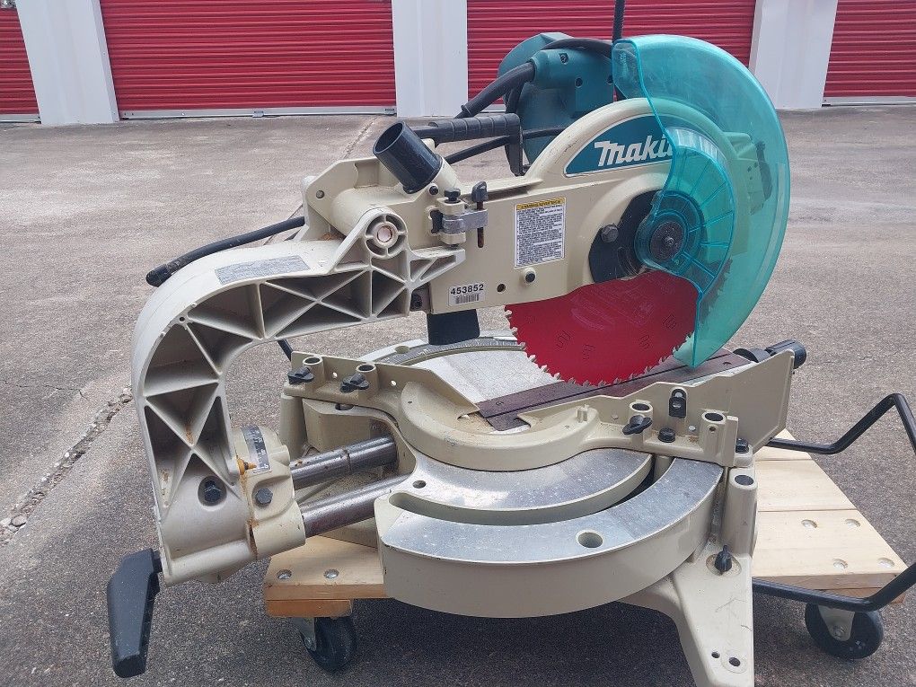 Makita 12" Sliding Double Bevel Miter Saw