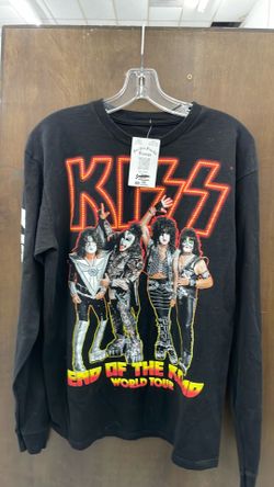 Kiss  shirt. Item No 921 (Shopgoodwill)