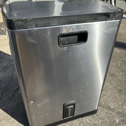 Trash Can 