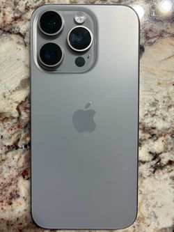 iPhone 15 pro unlocked