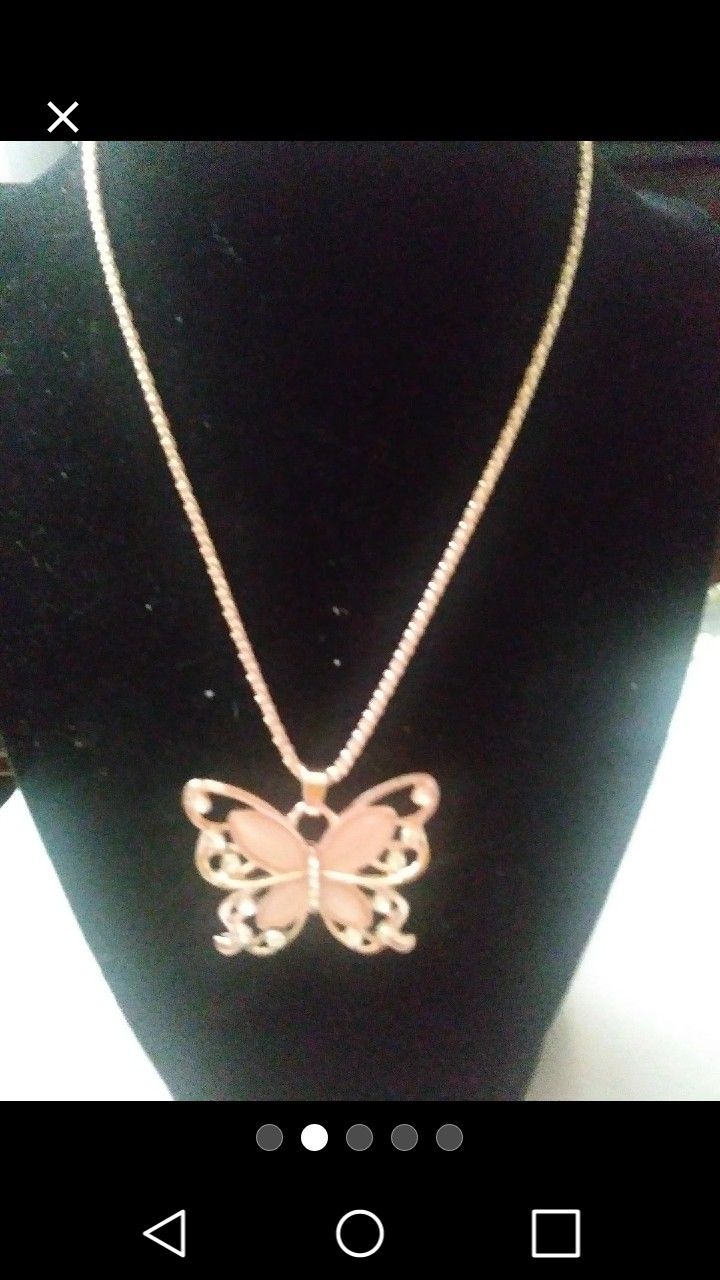J169 New Peach Butterfly Necklace