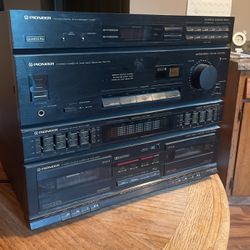Pioneers Stack System Stereo Cassette Tape Deck Reciever RX/711 And zinging Speakers Works Great 35.00