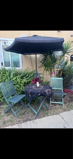 Teak patio set w umbrella solar included