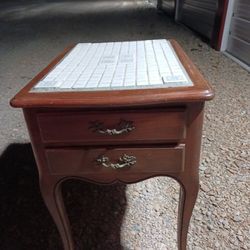 Cute Tile Top End Table 