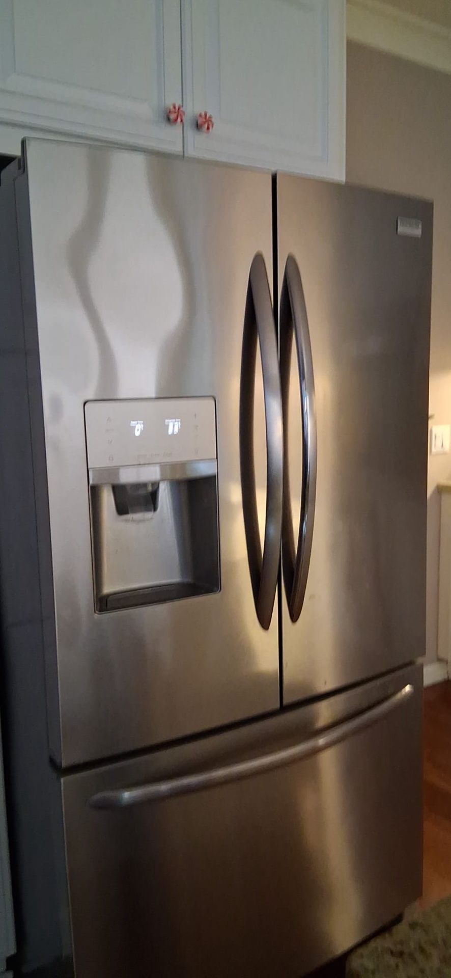 Refrigerator Frigidaire Gallery 2023 Stainless Steel Like New Very Good Working 