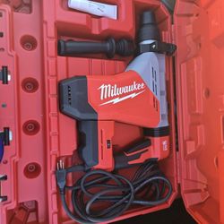 Milwaukee SDS MAX 1-3/4 Hammer Drill