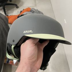 Snowboarding Helmet (Female)