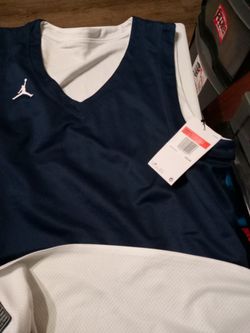 NIKE WOMEN'S APPAREL ATO536-42D for Sale in Fairburn, GA - OfferUp