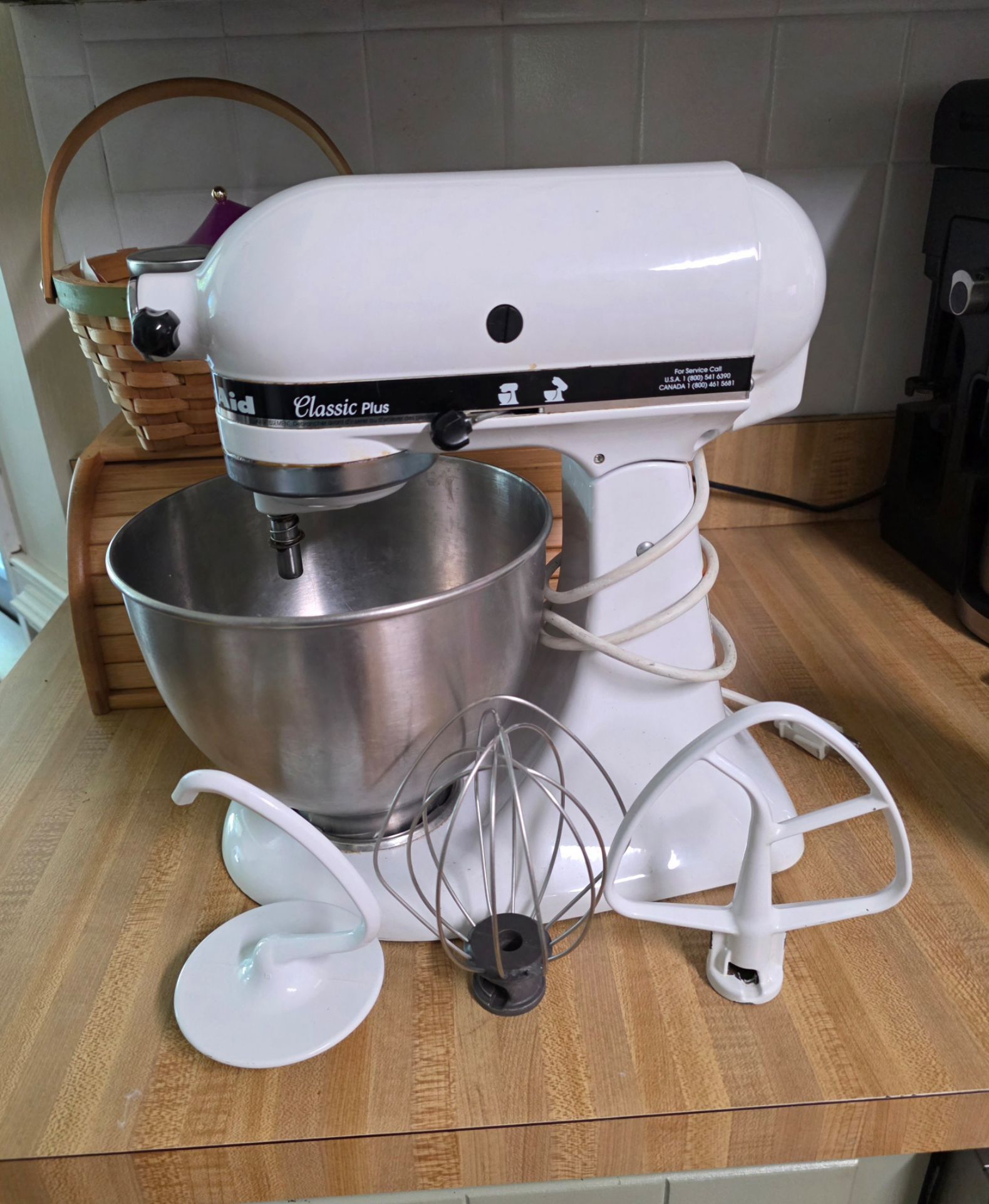 KitchenAid Classic Plus KSM75WH 275W 4.5Qt Tilt-Head Stand Mixer White