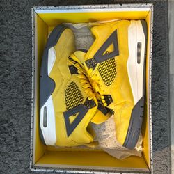 Jordan 4 Lightning (used) 10.5