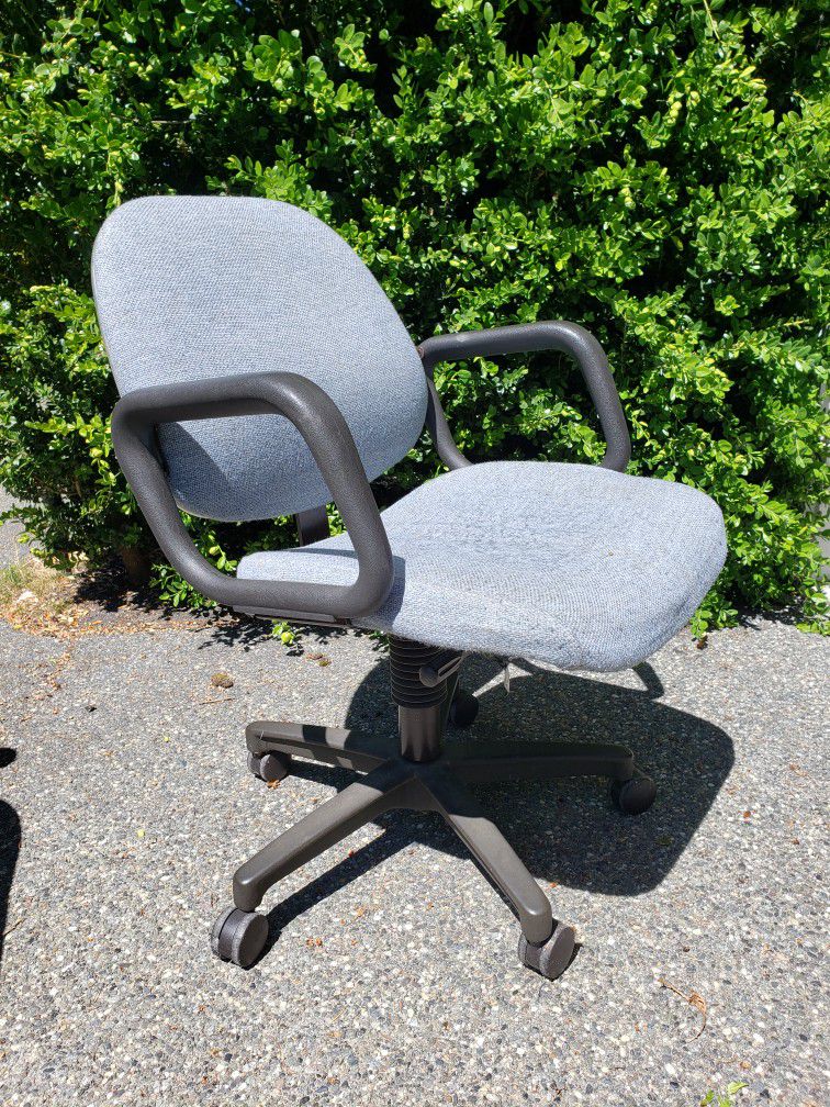 Office Chair With Arms 