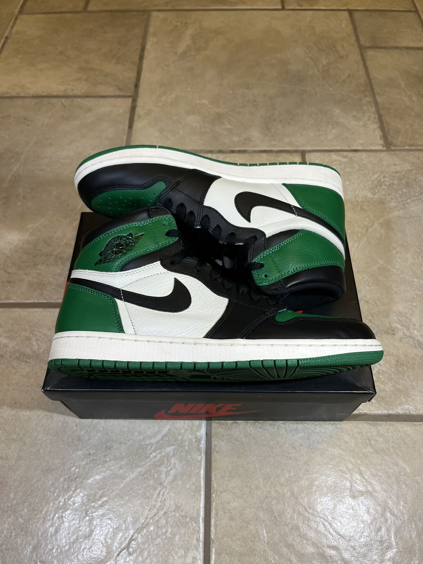Jordan 1 Pine Green 1.0