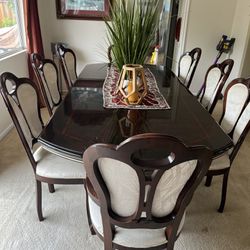 Dining Room Set (table & 8 Chairs) 
