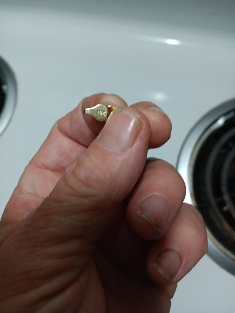 10 Kt Gold Chain Its About 12 Grams Its Simi Hollow