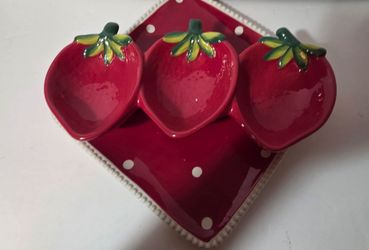 Strawberry dish set