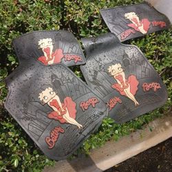 Betty Boop Skyline Rubber Car Floor Mat Set