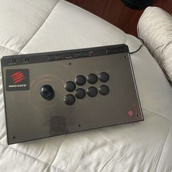 Mad Catz  EGO - arcade stick