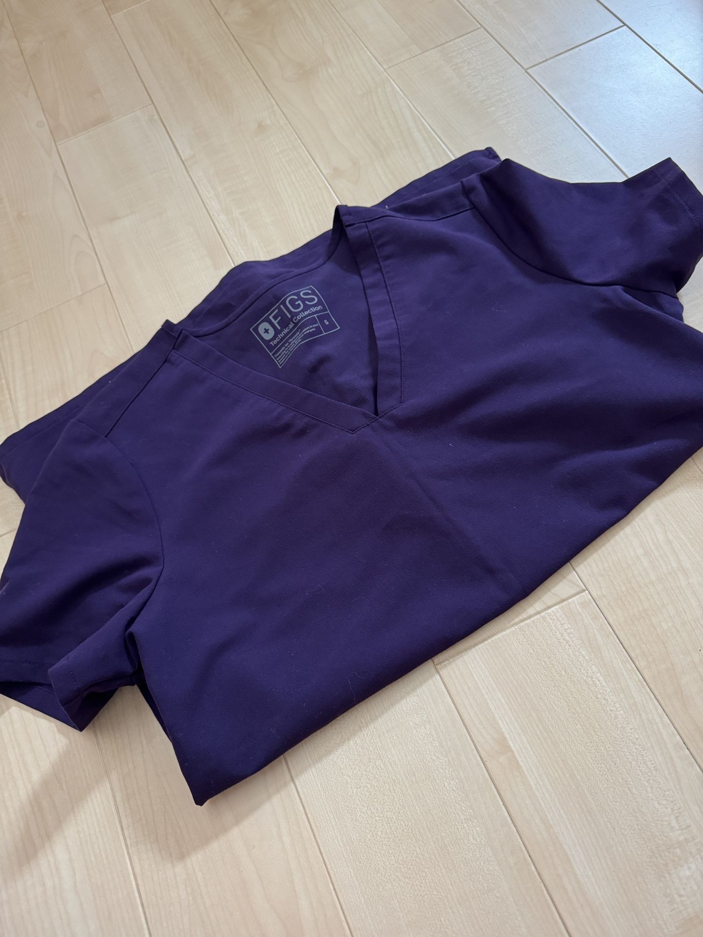 5 Sets Of Scrubs