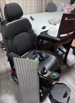 Electric wheelchair