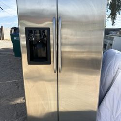 GE Refrigerator 
