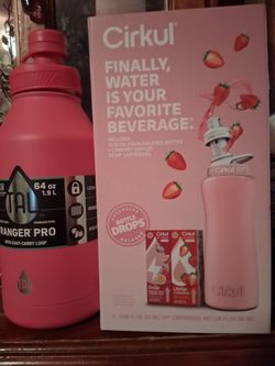 Cirkul flavored water kit with additional sports water bottle