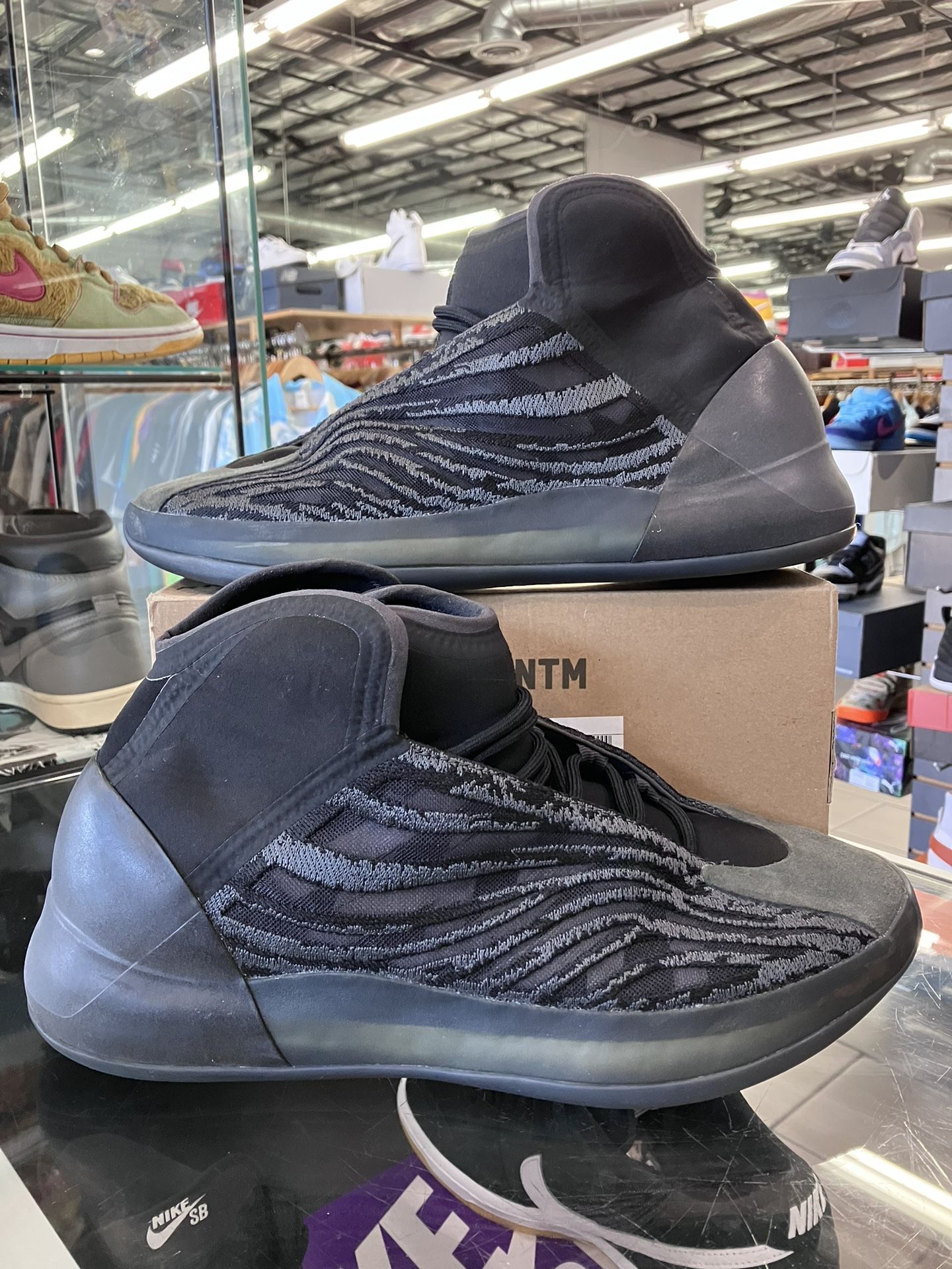 Adidas Yeezy QNTM Onyx