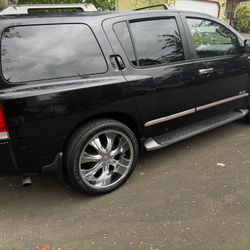 2004 Nissan Armada