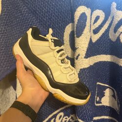 Jordan 11 Low Size 8.5