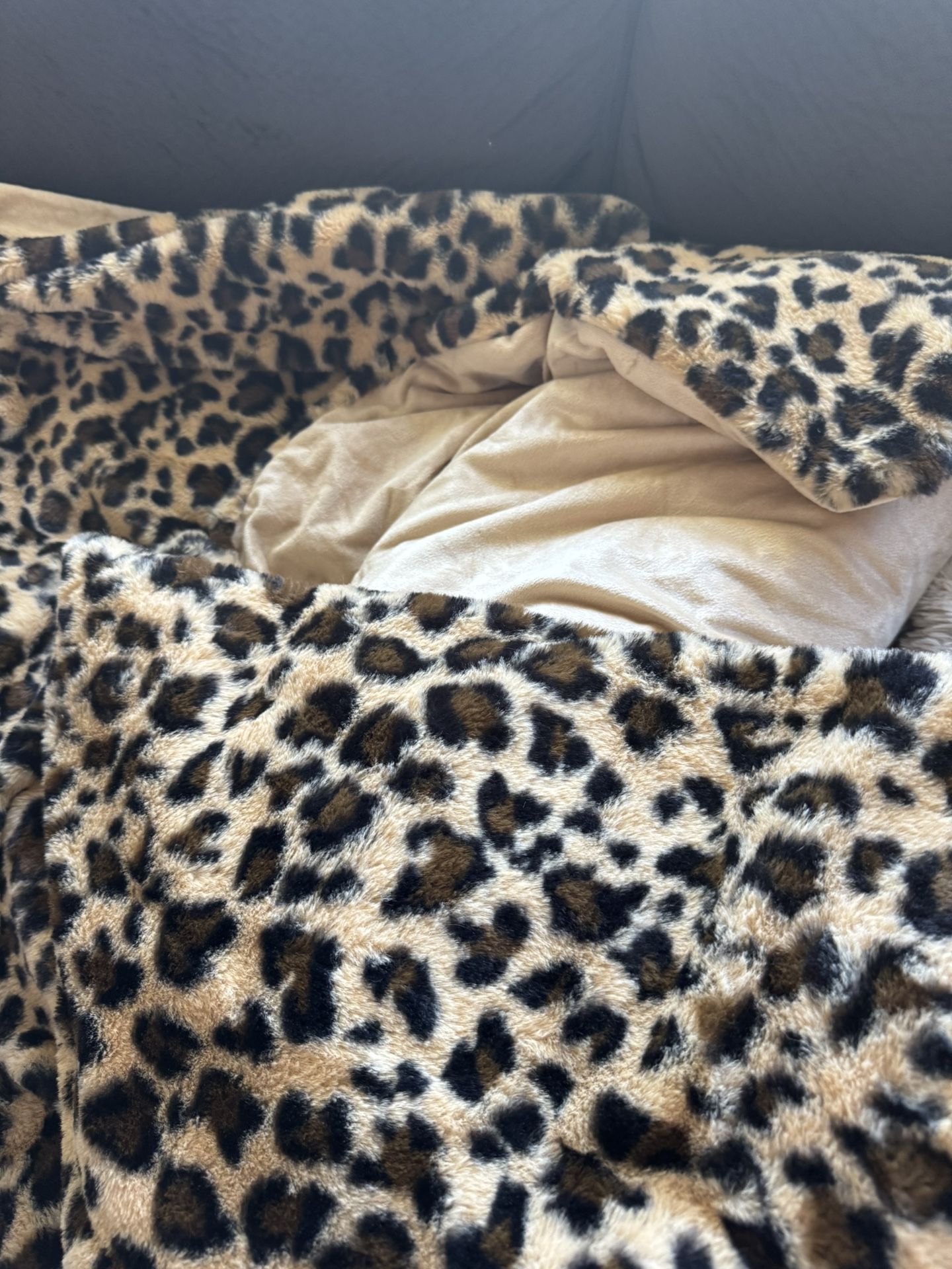  15lb Faux Fur Leopard Weighted Blanket 