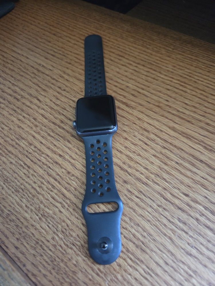 Apple Watch Series 2 Nike+ 42mm Space Gray Aluminum Sport Band Untested