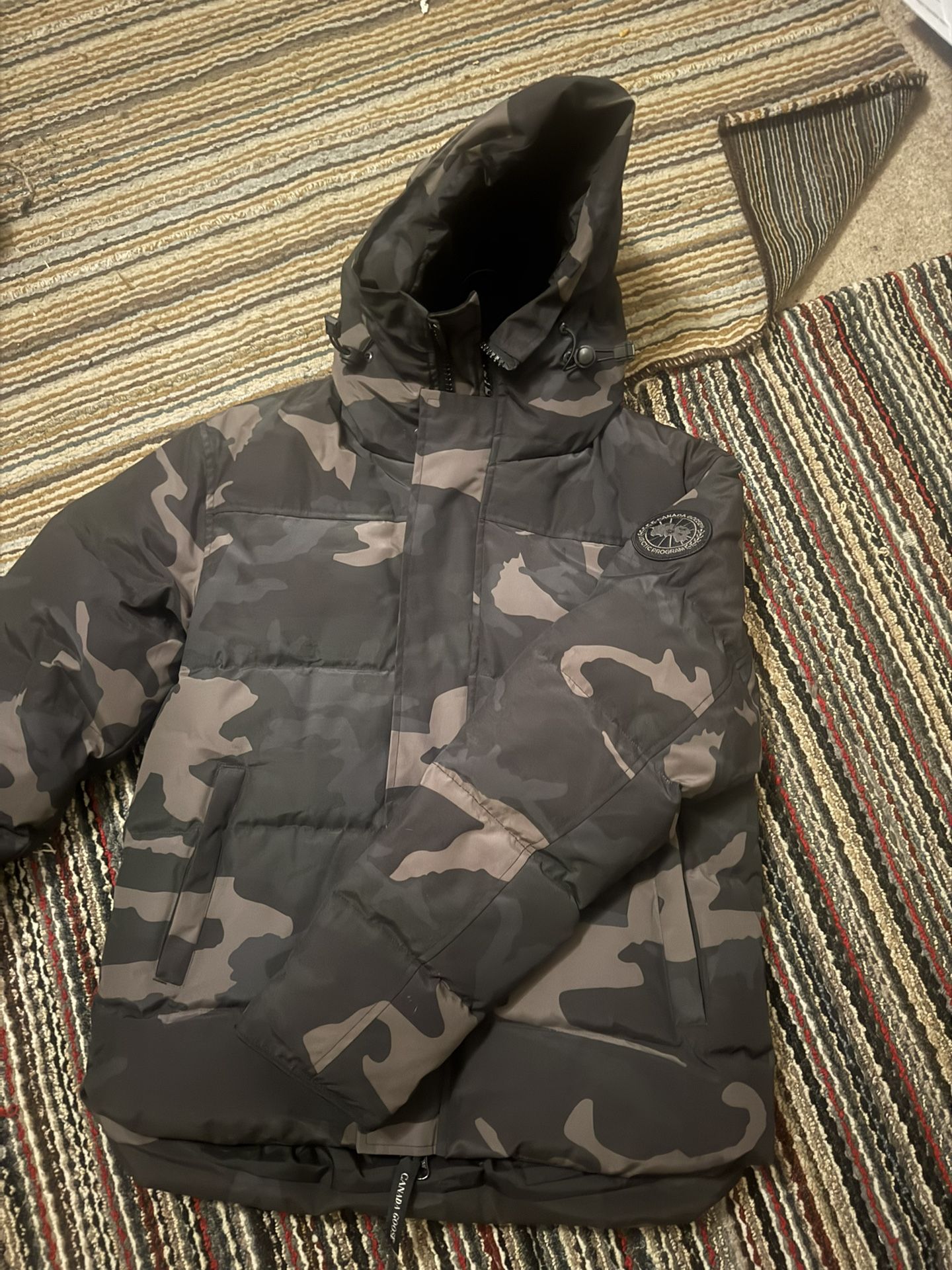 Canada Goose Size L