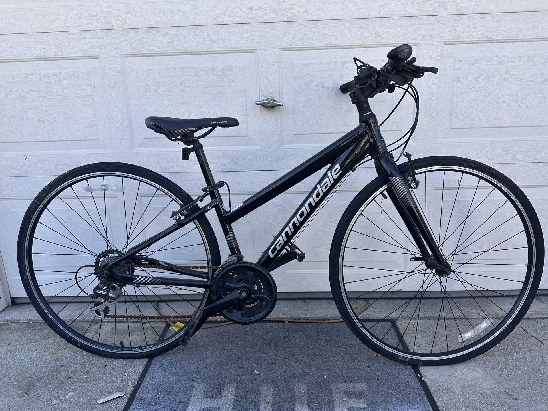 Cannondale Quick 8 Women’s Hybrid Bike