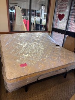 King adjustable bed with Helix Dawn Cooling Mattress