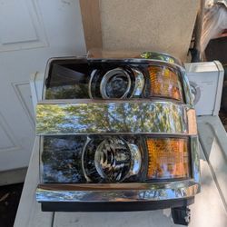 2015 16 17 18 2019 CHEVROLET SILVERADO 2500HD 3500HD LEFT SIDE HEADLIGHT OEM