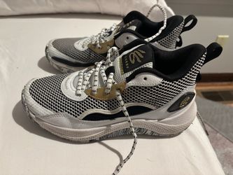 Under Armour 5y Curry shoes