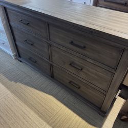 Dresser In Great Shape 300$