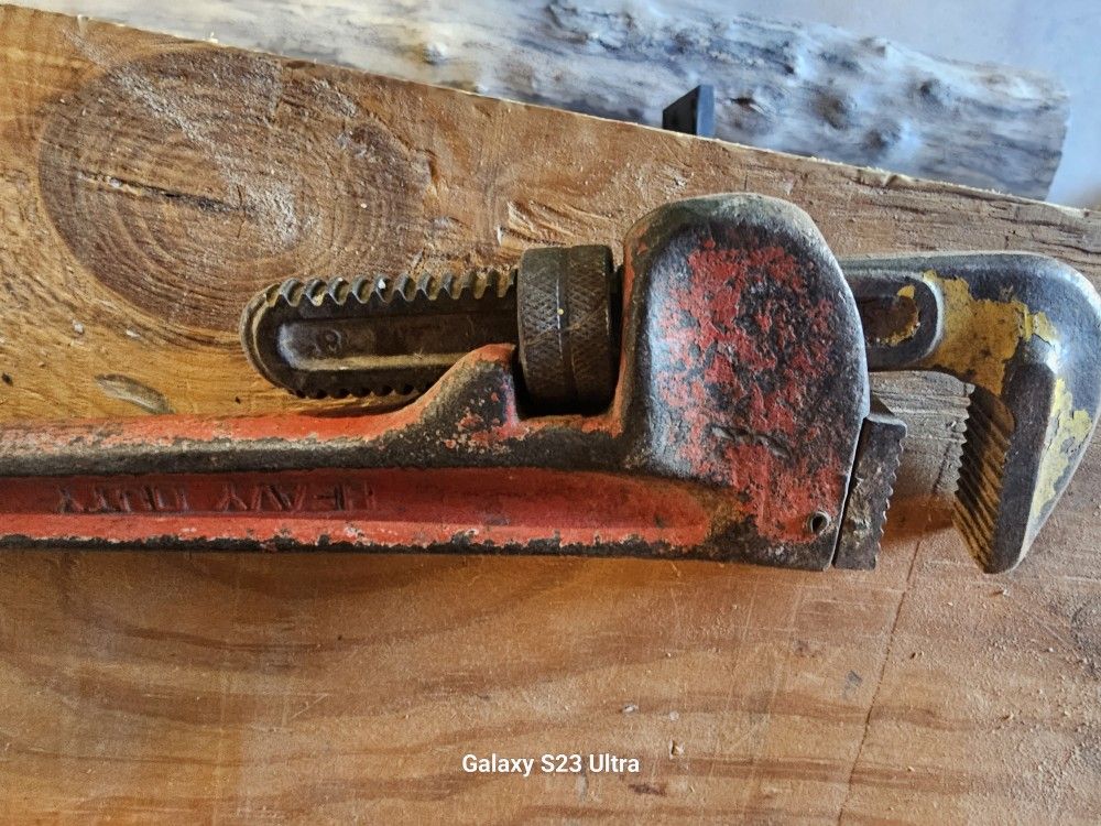 Heavy Duty 18 Inch Pipe Wrench