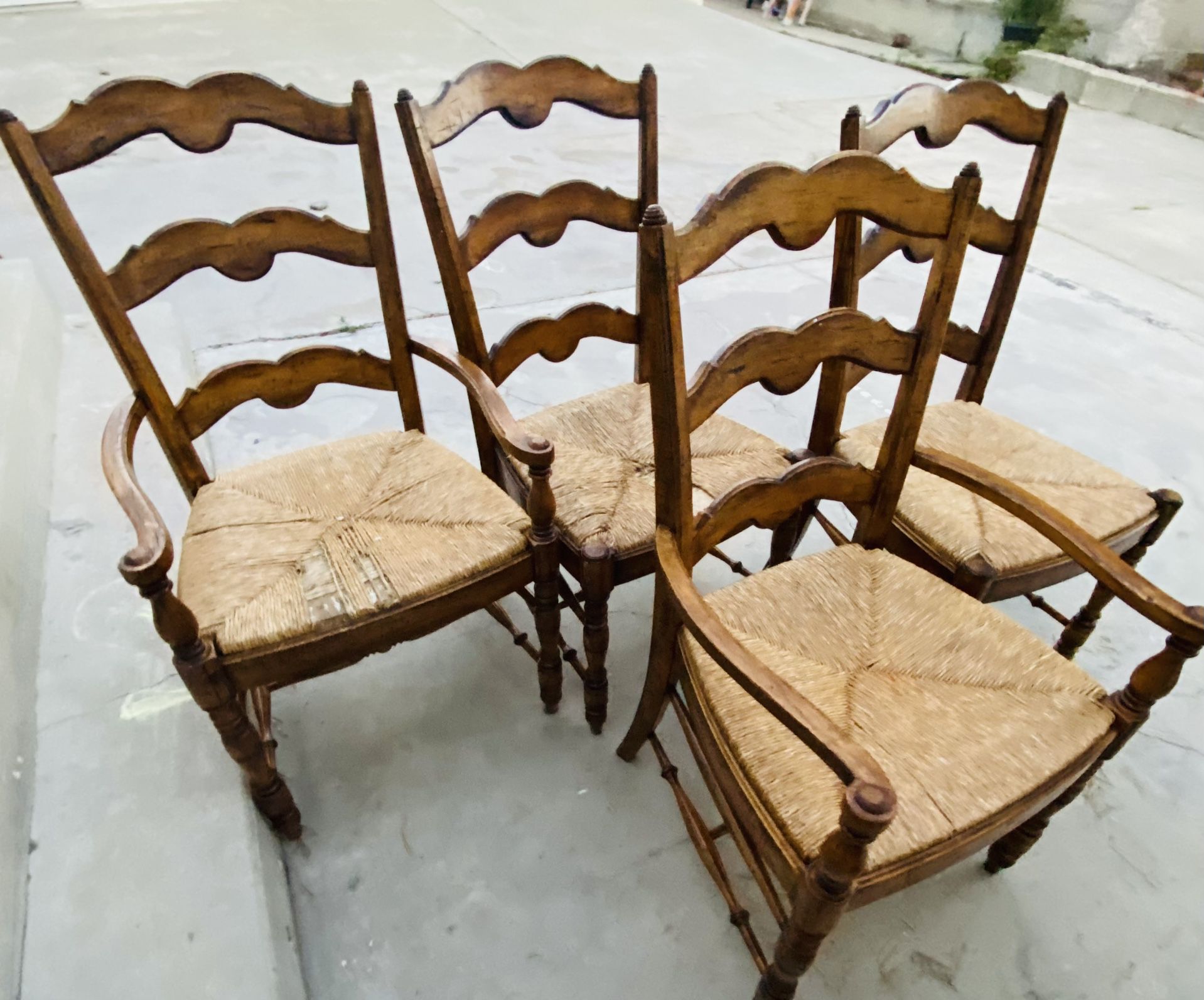 Dinning Chairs Free