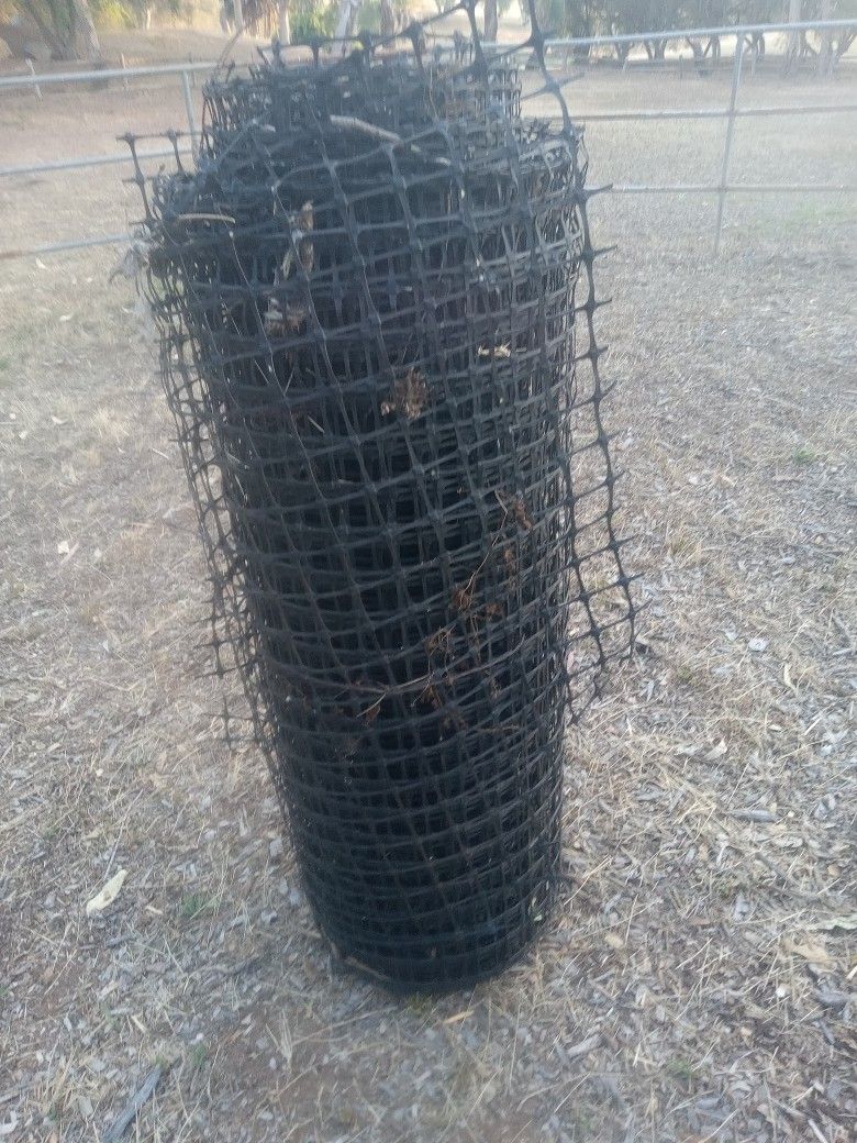 Fencing Black Plastic Mesh Looking Fencing