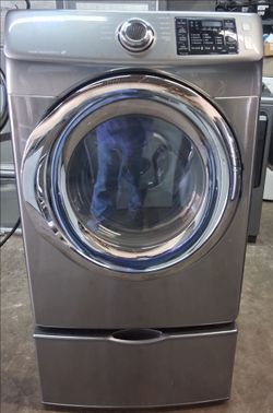Samsung Super Capacity electric dryer on a pedestal